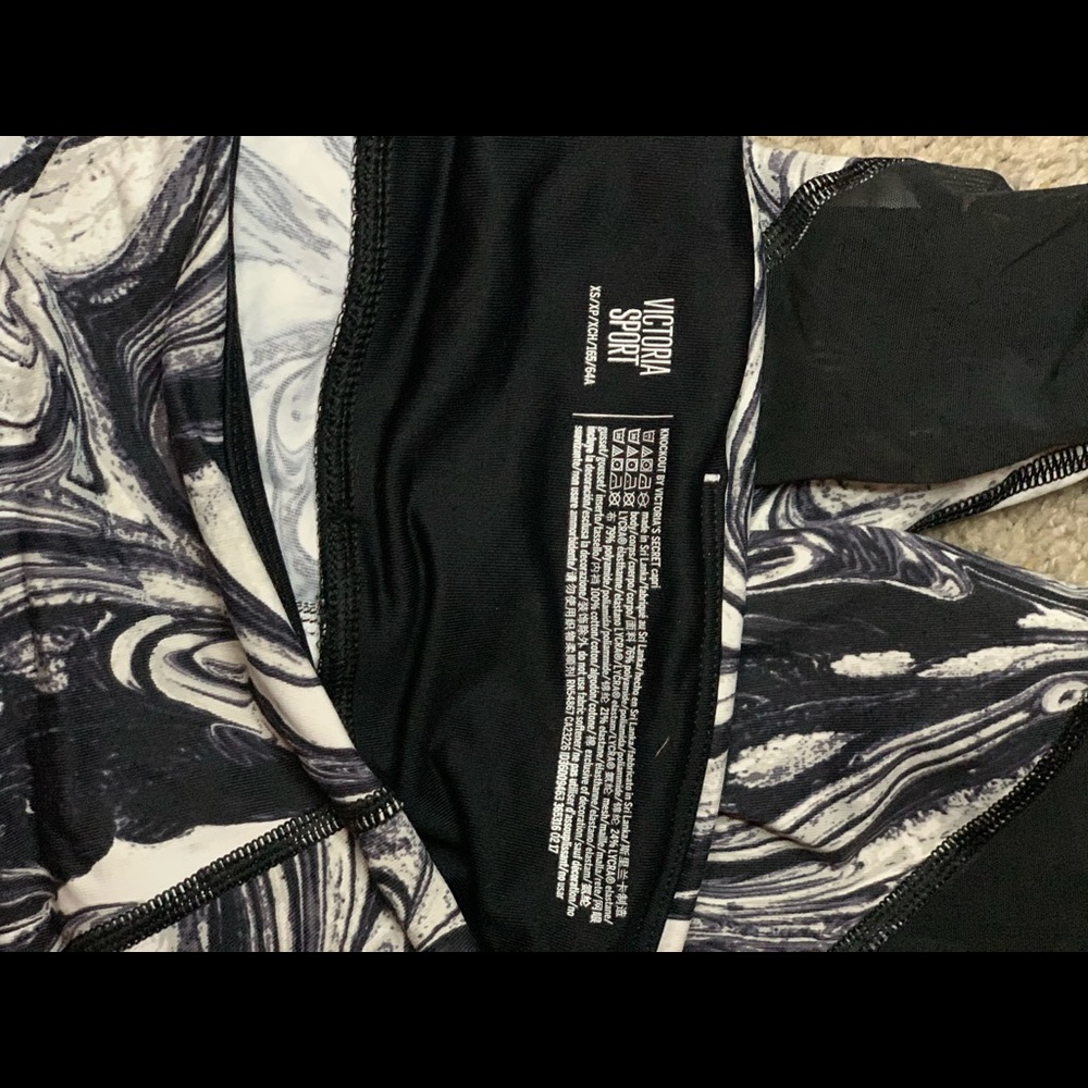 Victoria Sport leggings!! - Picture 2 of 3